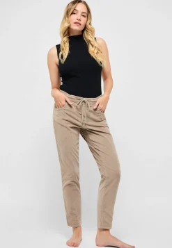 Hose Louisa Active mit Breitcord