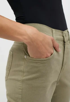Jeans Cici mit Coloured Denim