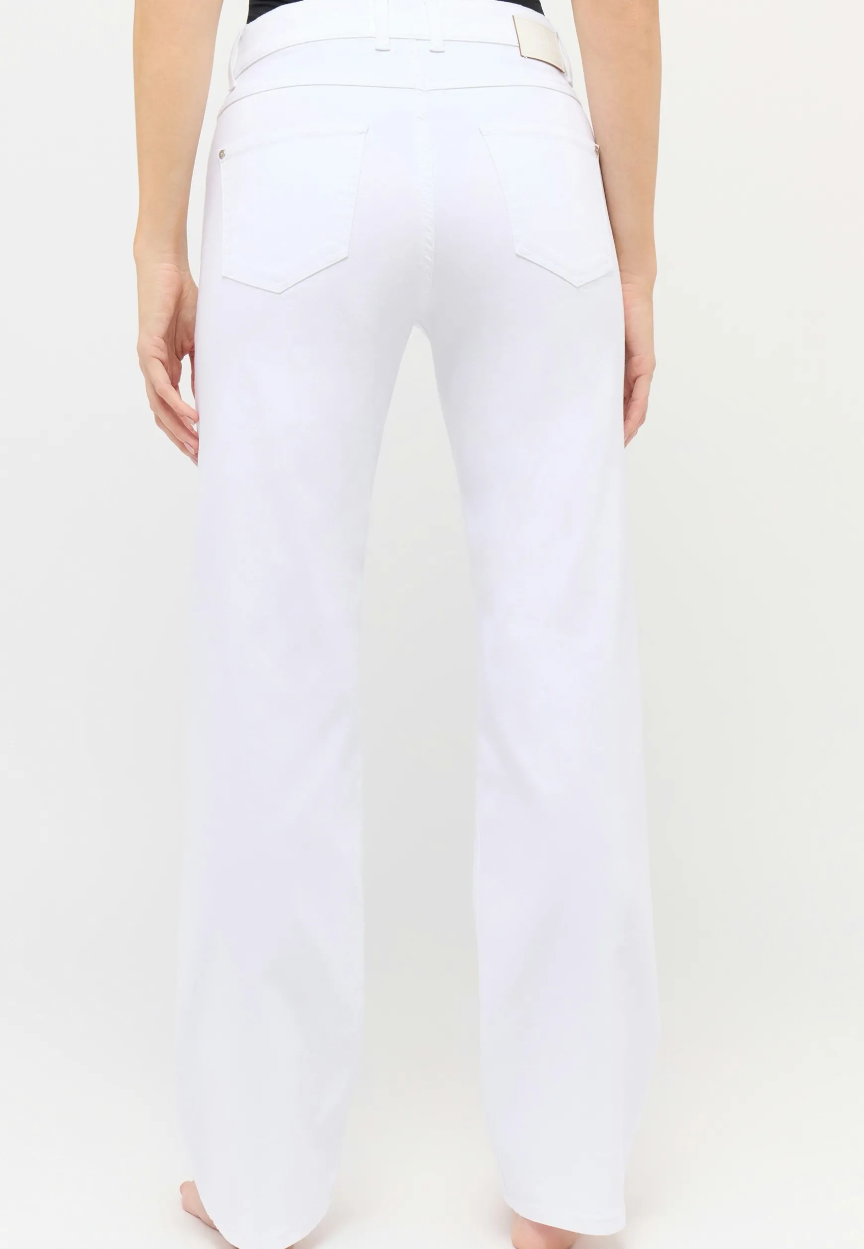 Jeans Lara mit weitem Bein